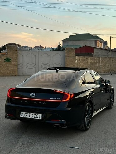 Hyundai Sonata-4