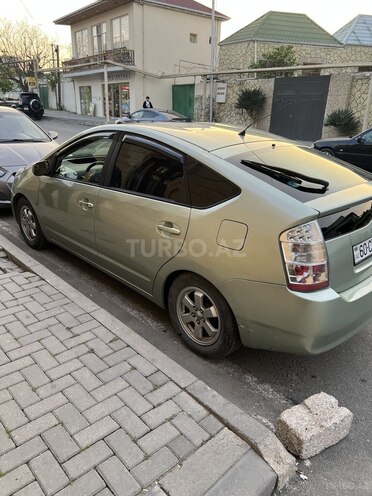 Toyota Prius-5
