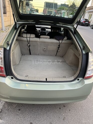 Toyota Prius-4