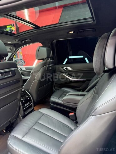 BMW X7-17