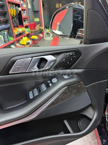 BMW X7-10
