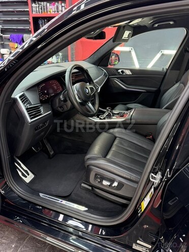 BMW X7-9