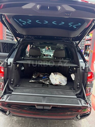 BMW X7-18