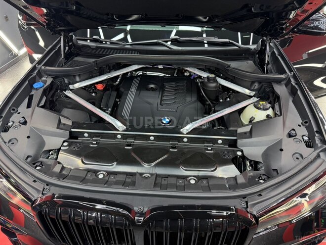 BMW X7-6
