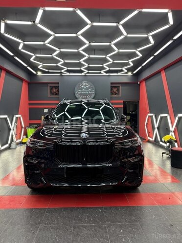 BMW X7-19
