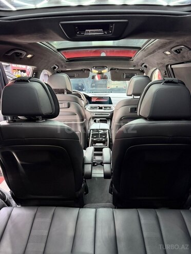 BMW X7-13