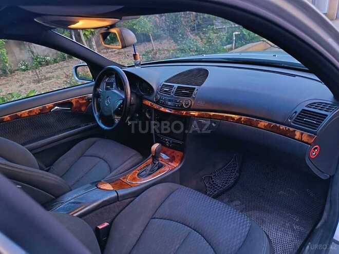 Mercedes E 270-8