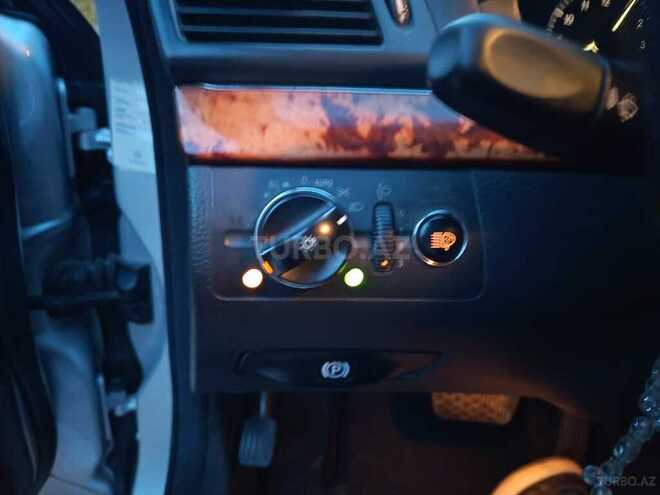Mercedes E 270-4