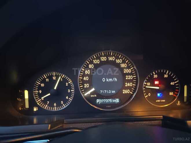 Mercedes E 270-15