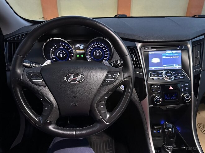 Hyundai Sonata-6