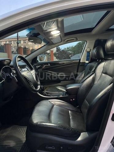 Hyundai Sonata-8