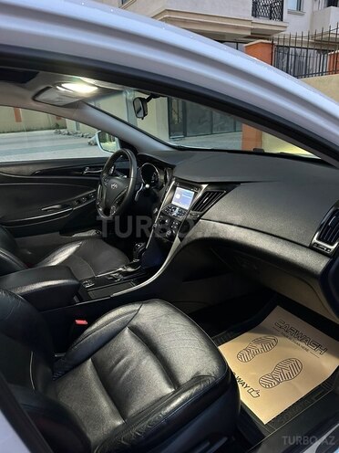Hyundai Sonata-10