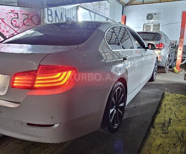 BMW 528-9