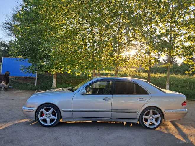 Mercedes E 280-3