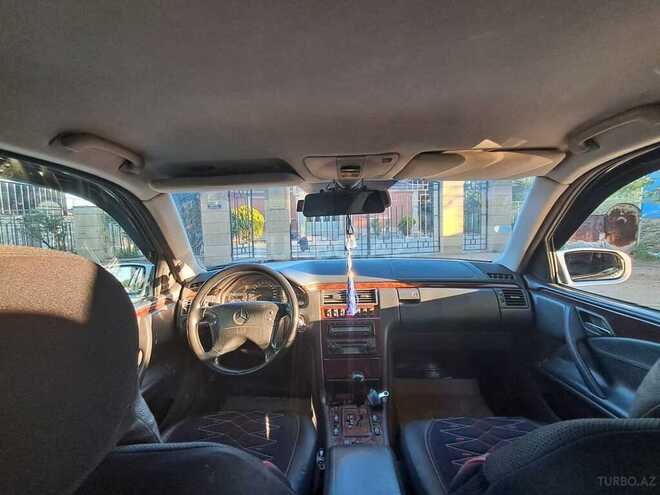 Mercedes E 280-5