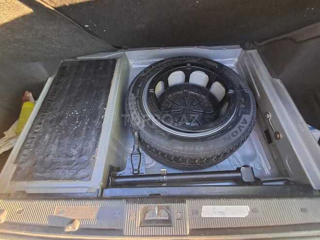 Mercedes E 280-10