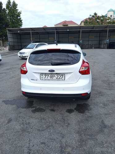 Ford Focus-12