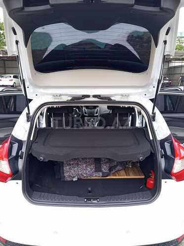 Ford Focus-19