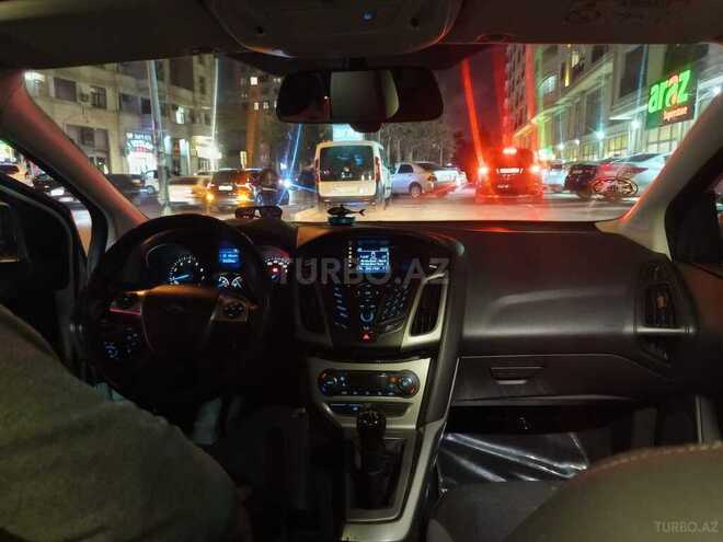 Ford Focus-10