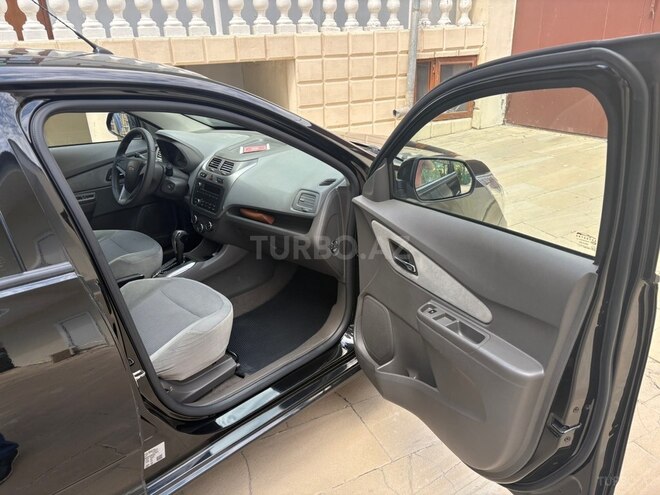 Chevrolet Cobalt-10