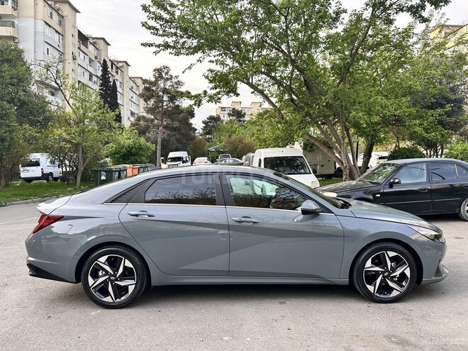 Hyundai Elantra-8