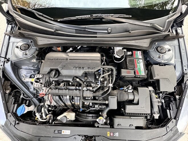 Hyundai Elantra-15