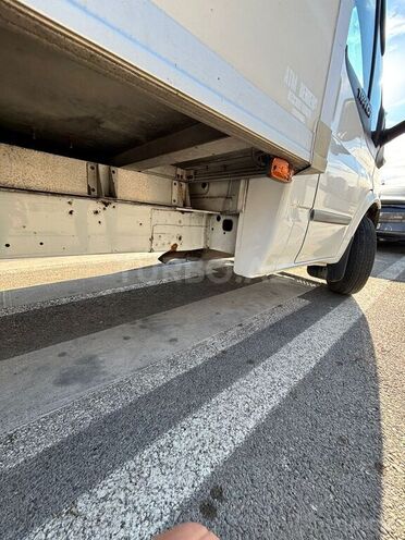 Ford Transit-4