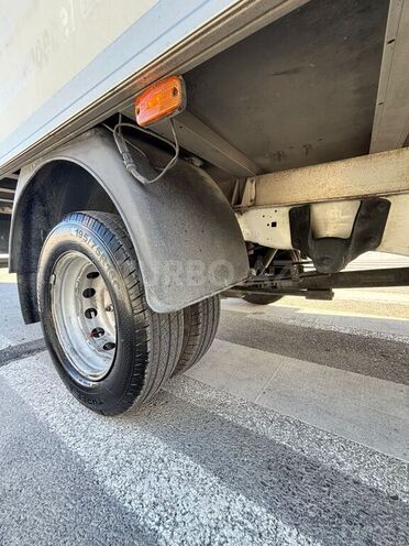 Ford Transit-9