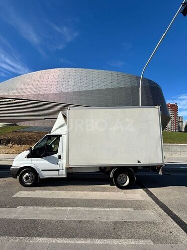 Ford Transit-13