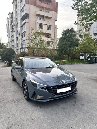 Hyundai Elantra-2