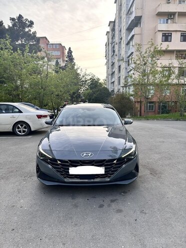 Hyundai Elantra-1