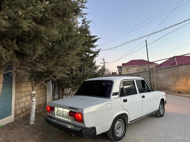 LADA (VAZ) 2107-2