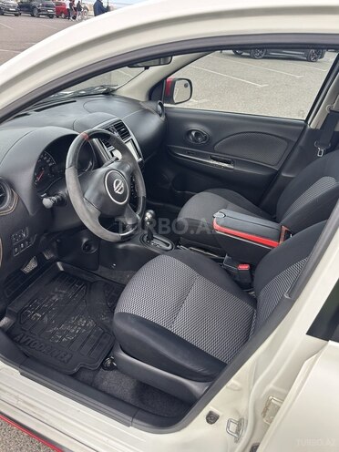 Nissan March-16