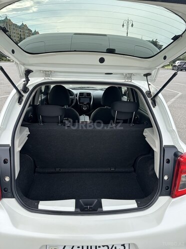 Nissan March-10