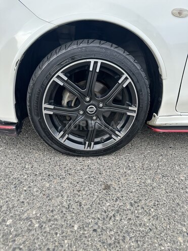 Nissan March-14