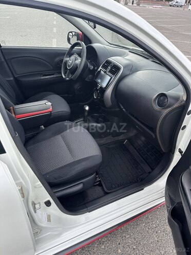 Nissan March-12