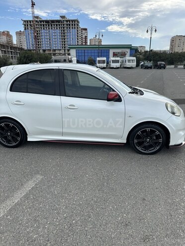 Nissan March-13
