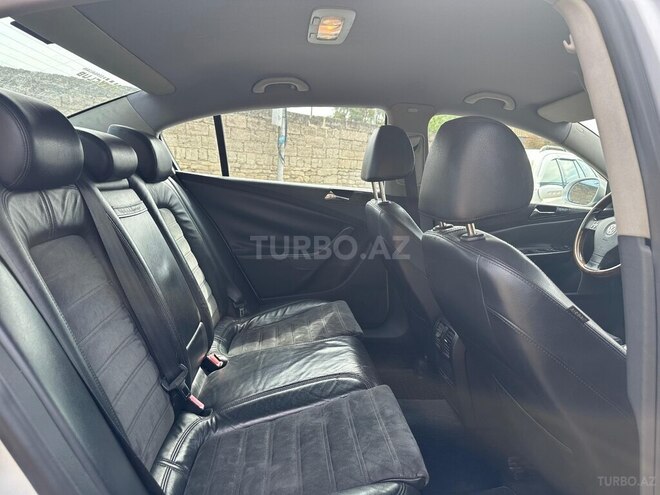 Volkswagen Passat-8
