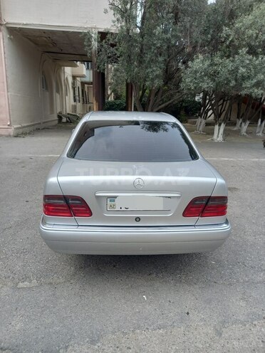 Mercedes E 240-9