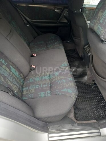 Mercedes E 240-12