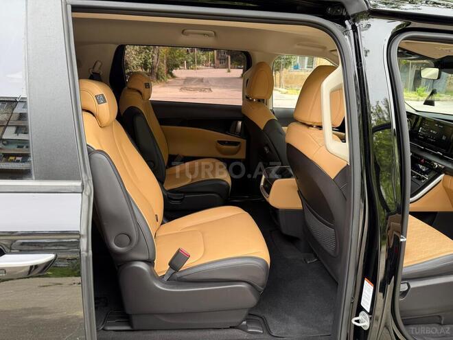 Kia Carnival-8