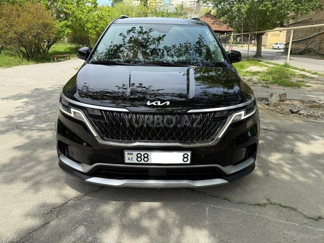 Kia Carnival-1