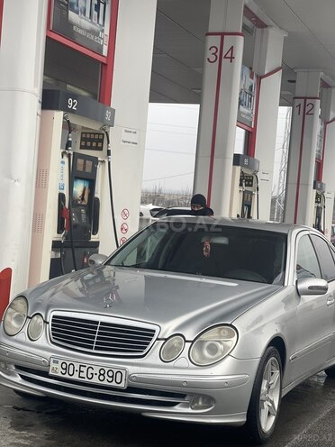 Mercedes E 240-8