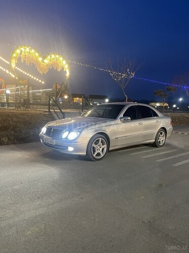 Mercedes E 240-5