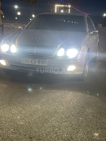Mercedes E 240-6