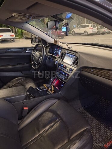 Hyundai Sonata-6