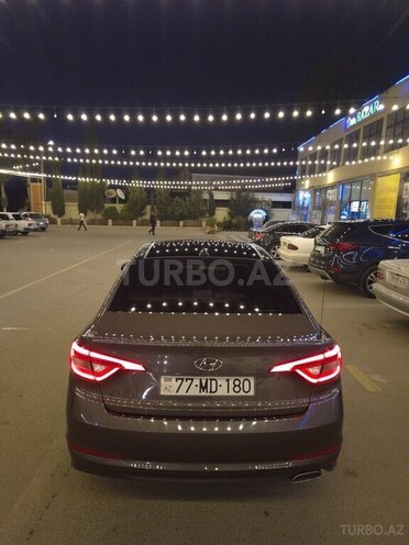 Hyundai Sonata-2