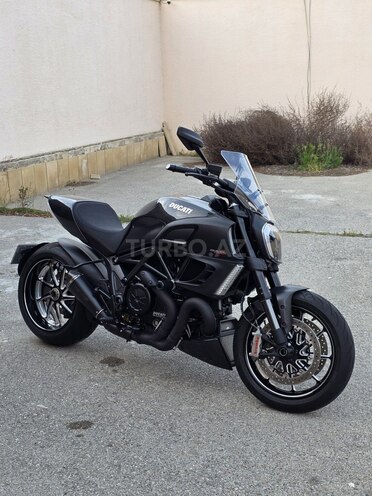 Ducati Diavel-3