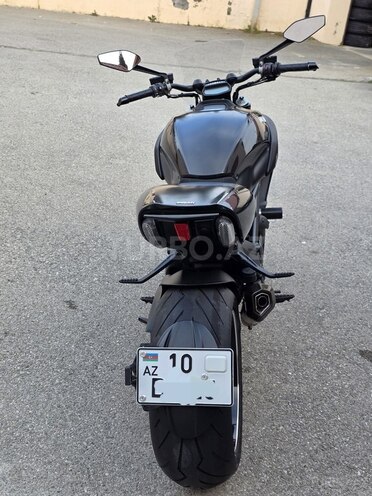 Ducati Diavel-5