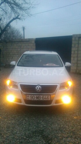 Volkswagen Passat-1